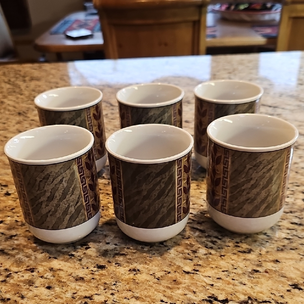 Not used set of 6 Oneida Safari mugs Replacements